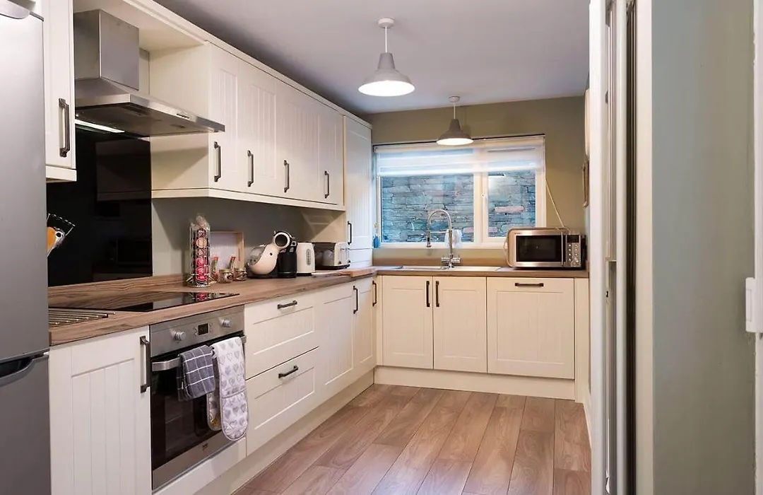 Noble Cottage-1